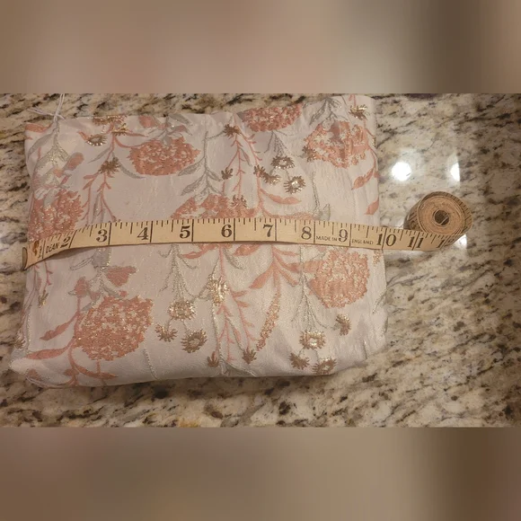 Cosmetic/Clutch material bag - Picture 3 of 4